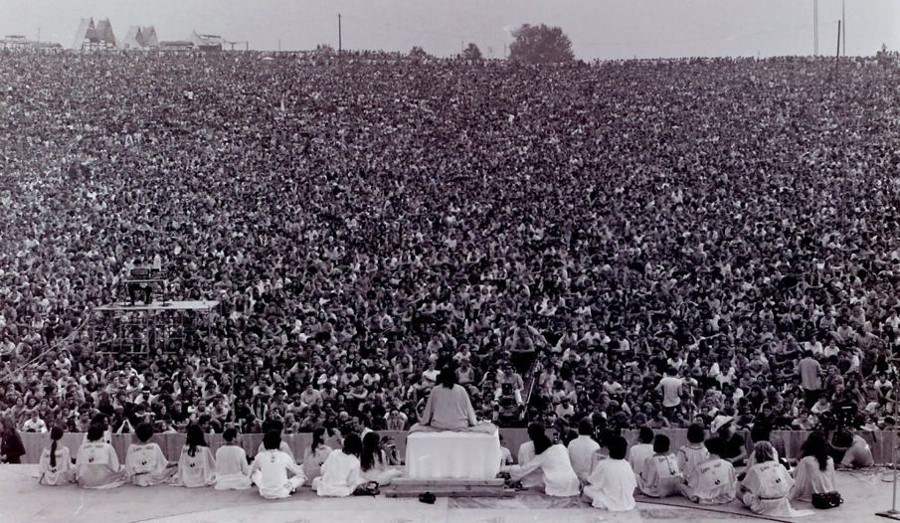 Cerimônia de abertura do festival de Woodstock em 1969